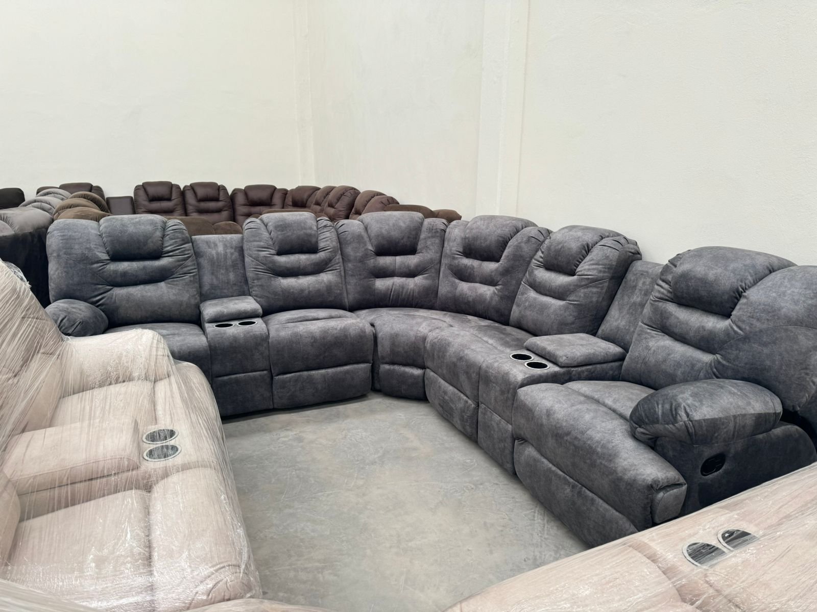 Sala esquinera con 2 reclinables y masaje imagen 4